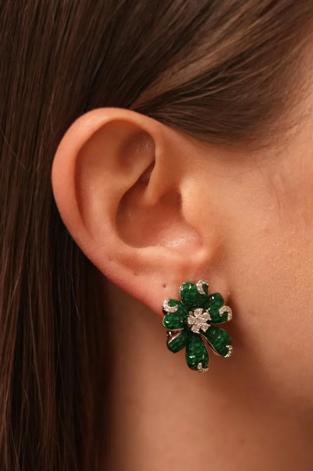 Attrangi Rings Diana Floral Overlay Diamond Studs Invisible Setting Attrangi Rings Diana Floral Overlay Diamond Studs Invisible Setting