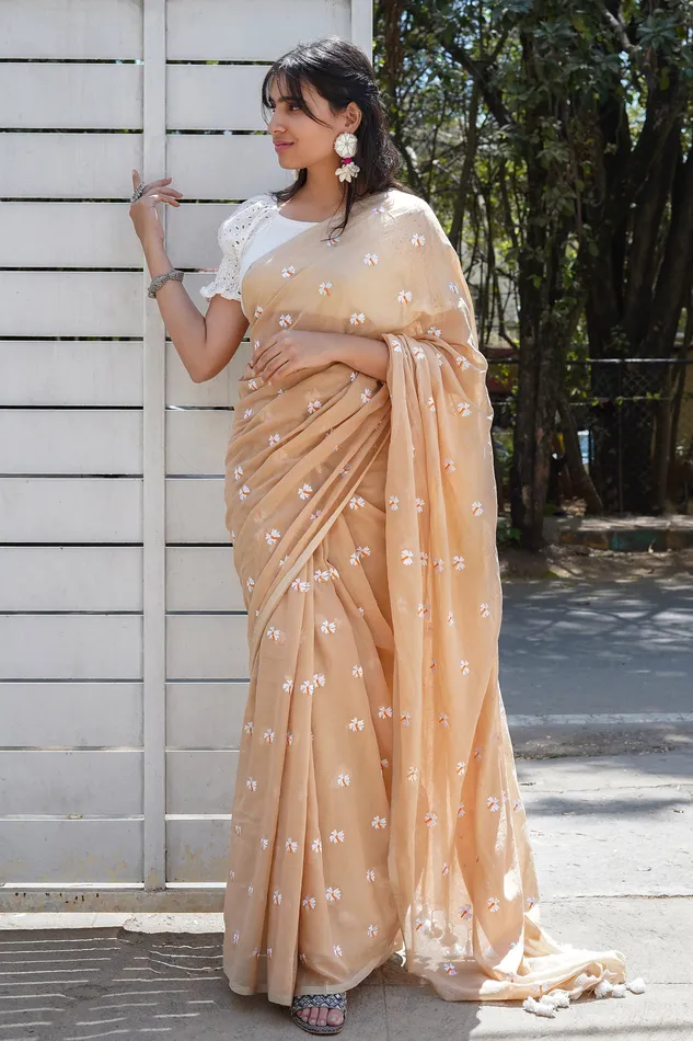 Earrings Teejh Teejh Reiya Beige Embroidered Mulmul Cotton Saree Earrings Teejh Teejh Reiya Beige Embroidered Mulmul Cotton Saree