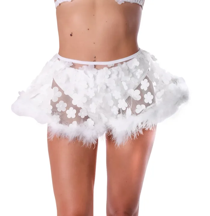 Rings THE LUMI SHOP White Fuzzy 3D Floral Skirt