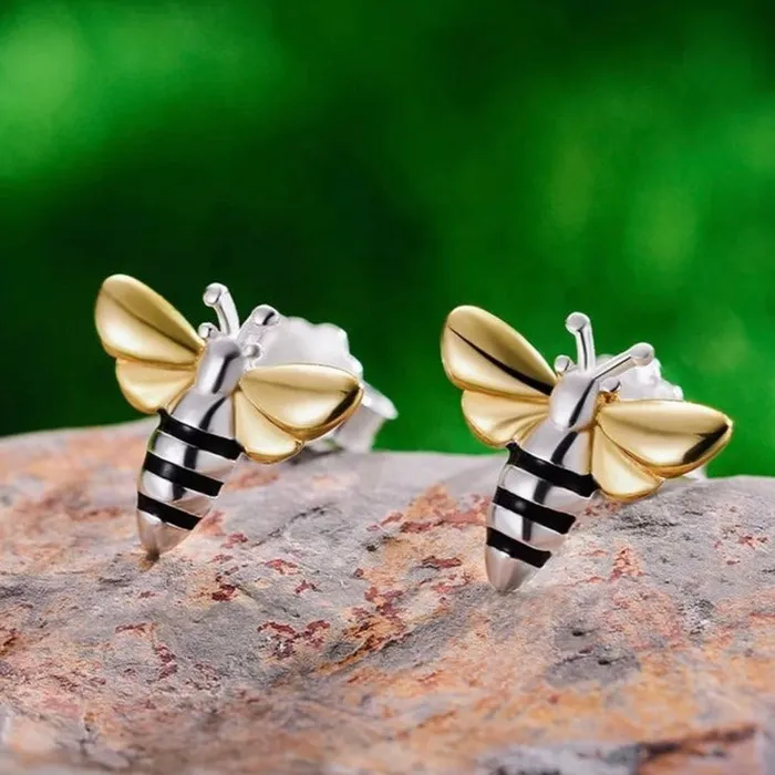 18K GoldFilled Bee stud earrings Jewelvers Earrings
