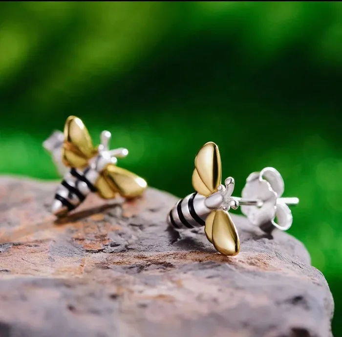 18K GoldFilled Bee stud earrings Jewelvers Earrings 18K GoldFilled Bee stud earrings Jewelvers Earrings