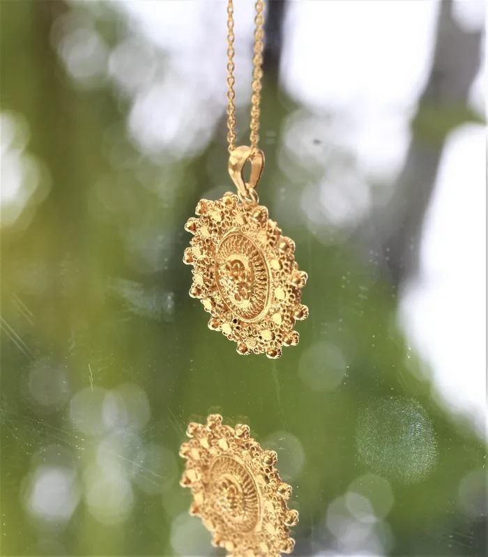 AMAMI Necklaces Mini Relikaryo Pendant Necklace