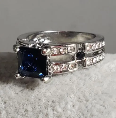 Rings R615 Silver Royal Blue Square Gemstone Ring alice