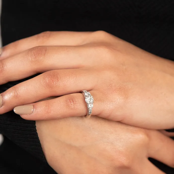 Rings STORE 5a PreOwned Diamond Engagement Ring
