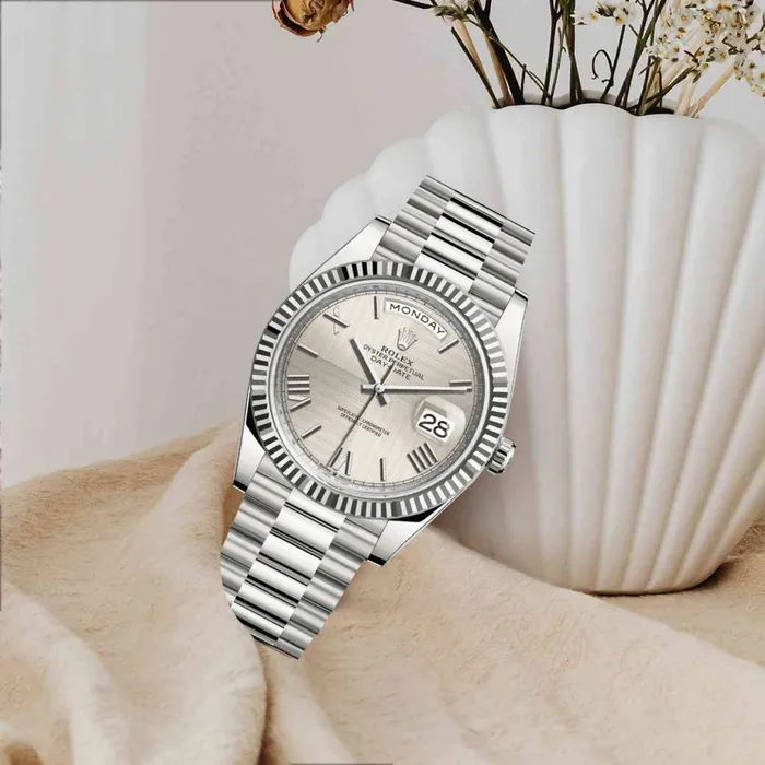 Bracelets Rolex Rolex Day Date 40mm Ref 2282390006 Silver Quadrant Motif Roman Dial Fluted Bezel 18K White Gold President Bracelet Mens Watch