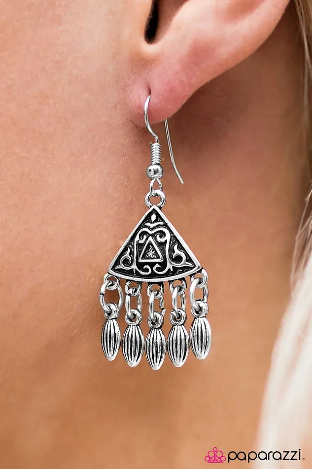 Earrings Paparazzi Jewelry Paparazzi Earring CHIME Travel Silver