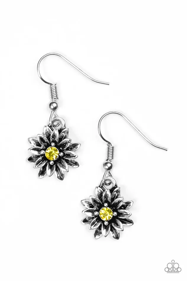Earrings Paparazzi Jewelry Paparazzi Earring Diamonds and Daisies Yellow