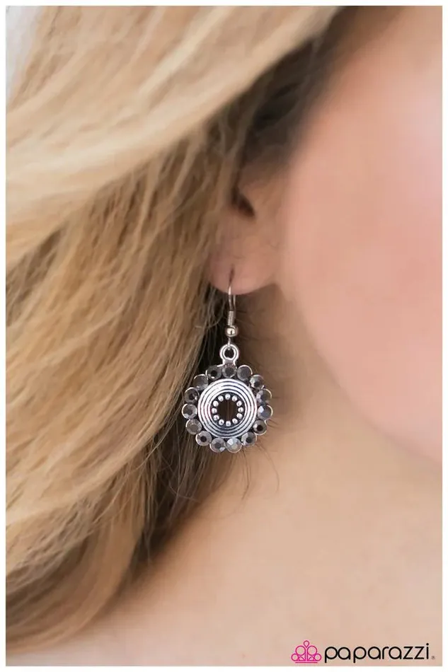 Earrings Paparazzi Jewelry Paparazzi Earring Hell On Wheels Silver