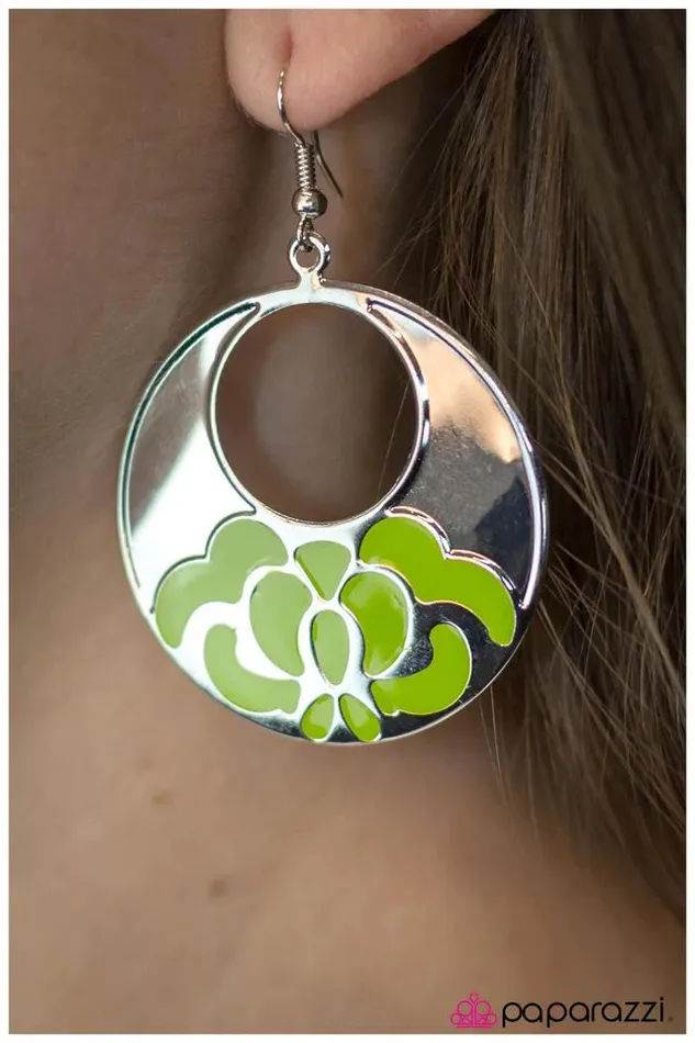 Earrings Paparazzi Jewelry Paparazzi Earring ISLE Survive Green