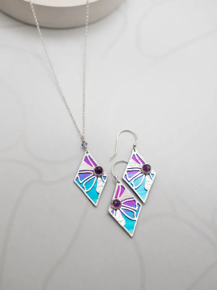 Holly Yashi Necklaces Drew Necklace in Calypso
