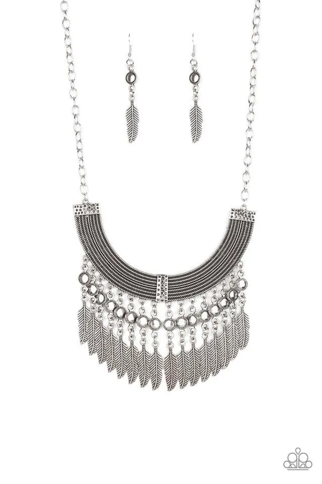 Necklaces Paparazzi Necklace Fierce in Feathers Silver Paparazzi Jewelry