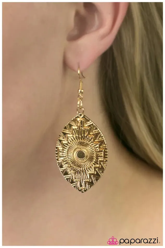 Paparazzi Earring South by Southwest Gold Paparazzi Jewelry Earrings