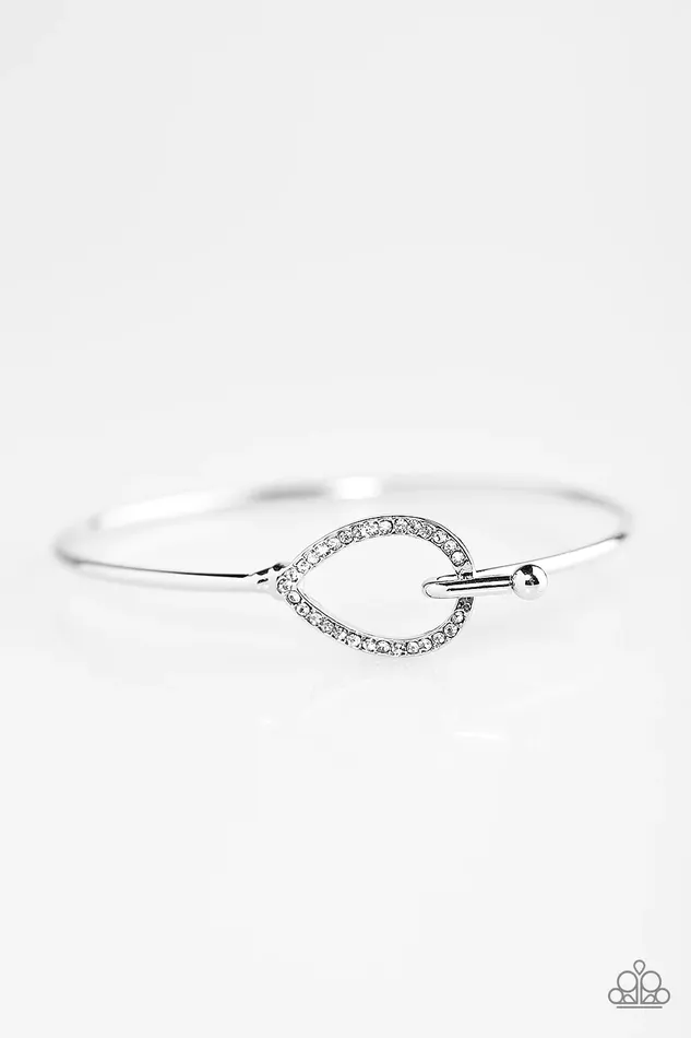 Paparazzi Jewelry Bracelets Paparazzi Bracelet Metro Magic White