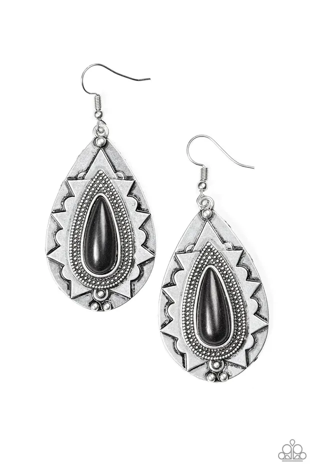 Paparazzi Jewelry Earrings Paparazzi Earring Cavalier Canyoneering Black