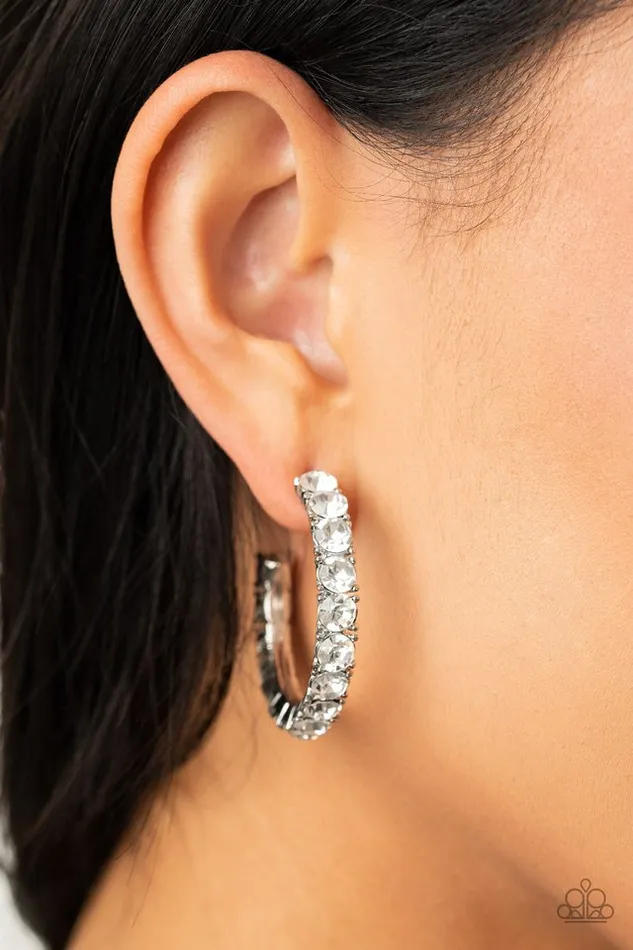 Paparazzi Jewelry Earrings Paparazzi Earring CLASSY is in Session White