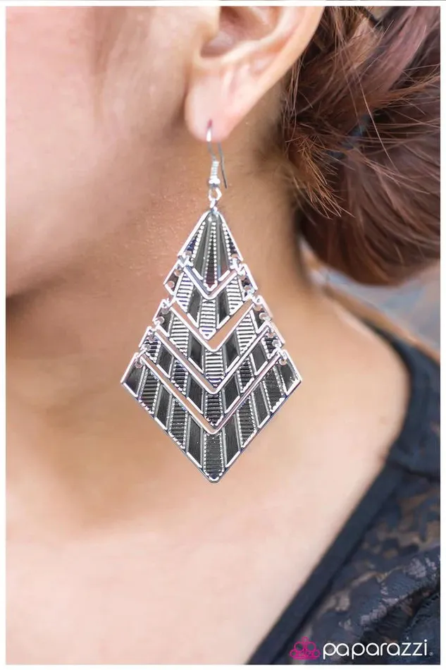 Paparazzi Jewelry Earrings Paparazzi Earring How Dare You Silver