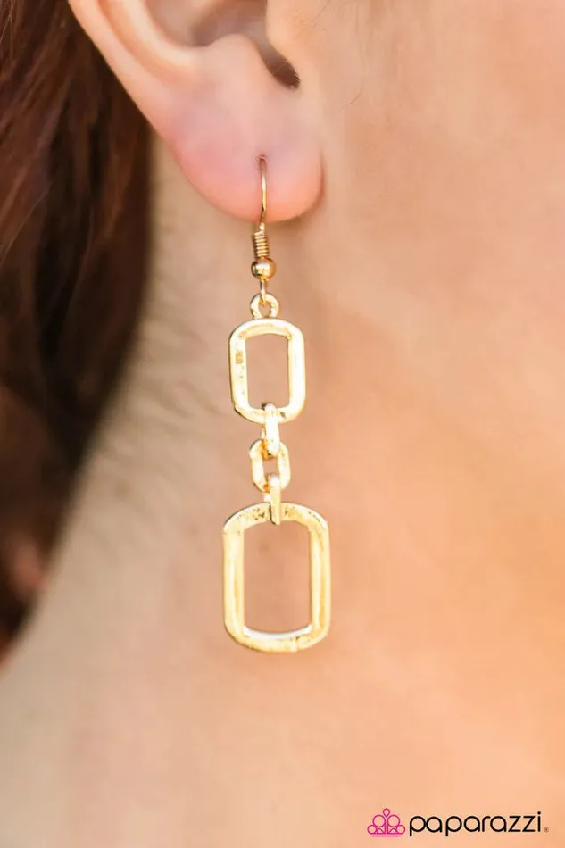 Paparazzi Jewelry Earrings Paparazzi Earring Killer Contour Gold