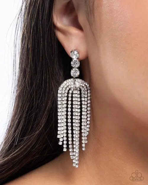 Paparazzi Jewelry Earrings Paparazzi Earring Tapered Twilight White