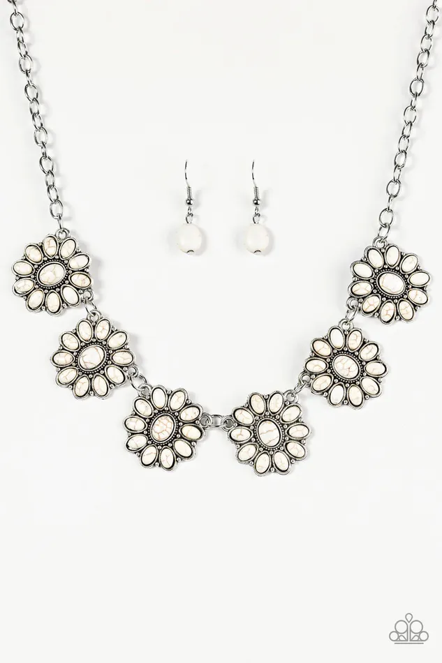 Paparazzi Jewelry Necklaces Paparazzi Necklace Blooming Dunes White