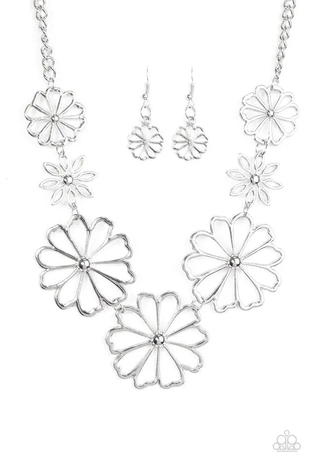 Paparazzi Jewelry Necklaces Paparazzi Necklace Blooming With Beauty Silver