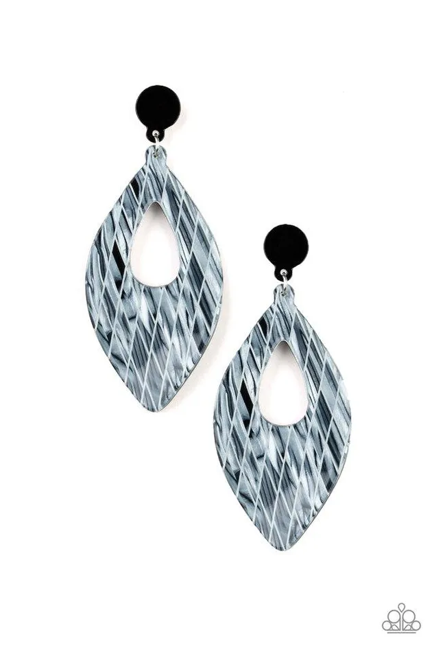 Paparazzi Jewelry Paparazzi Earring Metro Retrospect White Earrings