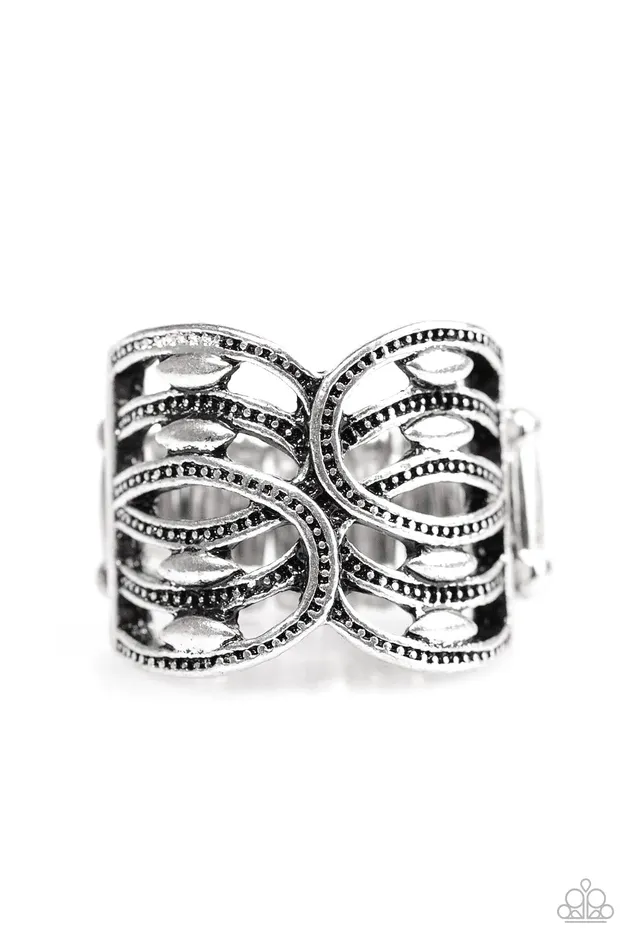 Paparazzi Ring The Glory DAZE Silver Paparazzi Jewelry Rings