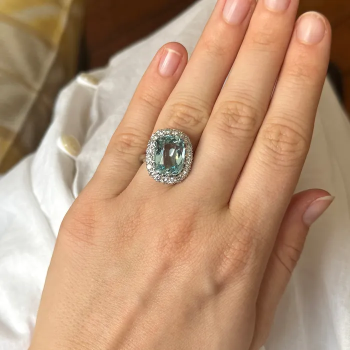 Rings Croghans Vintage 675ctw Aquamarine 1ctw Diamond Cluster 18K Gold Ring