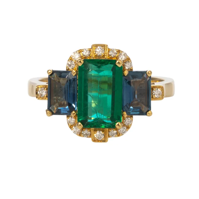 Rings Goshwara Goshwara 3 Stone Emerald Sapphire 18K Gold Ring
