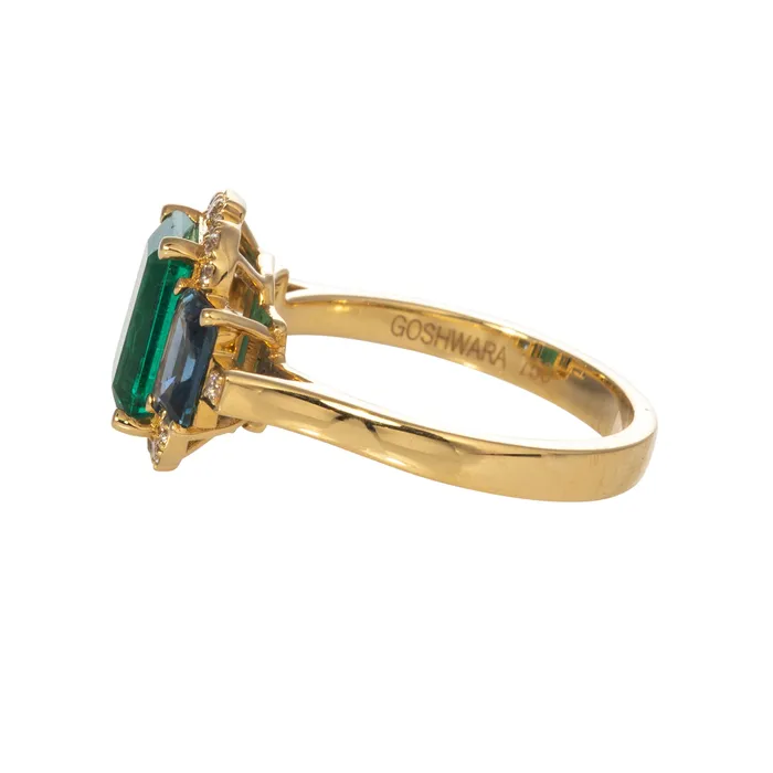 Rings Goshwara Goshwara 3 Stone Emerald Sapphire 18K Gold Ring