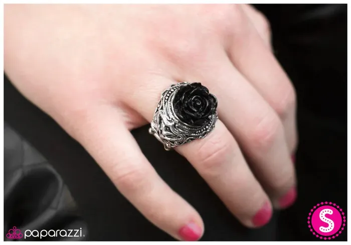 Rings Paparazzi Ring Every Rose Has Its Thorns Black Paparazzi Jewelry