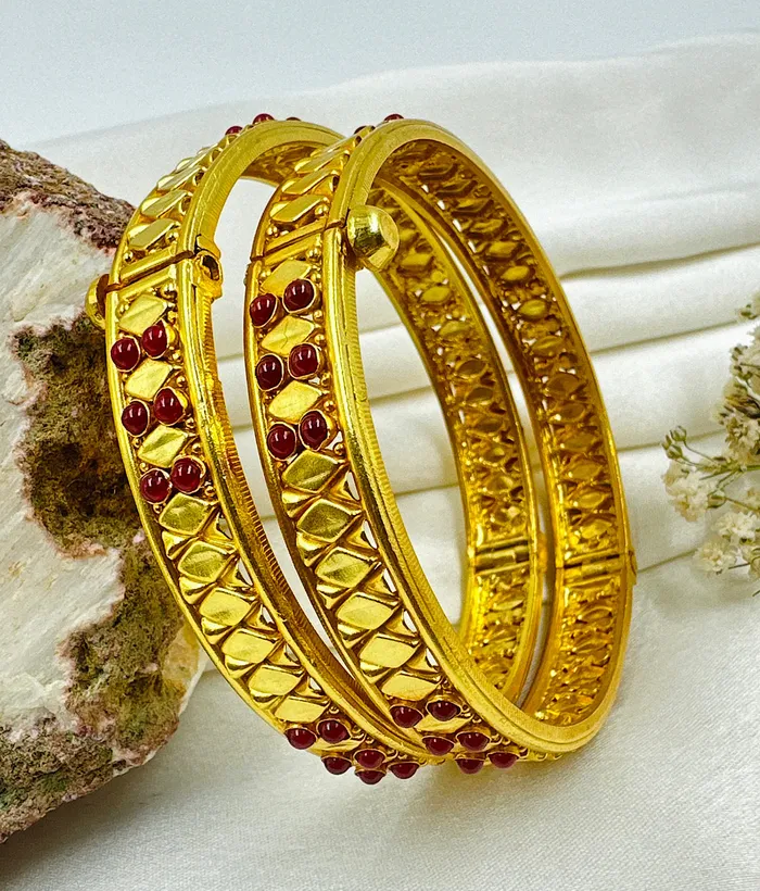 Bracelets The Pratiksha Silver Kemp Openable Kada Bracelet RedSize 26 Silversmith Bracelets The Pratiksha Silver Kemp Openable Kada Bracelet RedSize 26 Silversmith