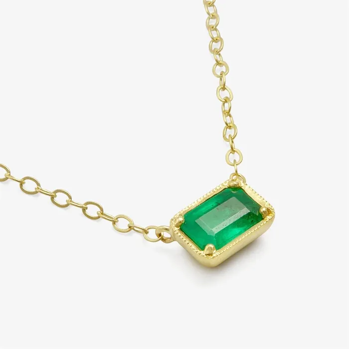 GB Necklaces 4 Ct Solitaire Green Emerald Pendant Necklace 14K Yellow Gold GB Necklaces 4 Ct Solitaire Green Emerald Pendant Necklace 14K Yellow Gold