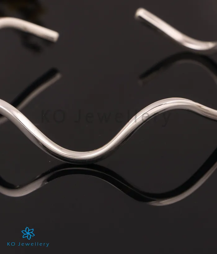 Imported Bracelets The Wavy Silver Openable Bracelet