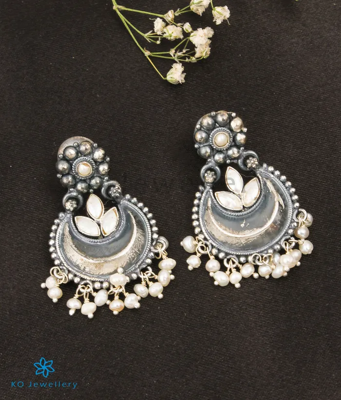 Necklaces Silversmith The Mahika Kempu Necklace PearlOxidised