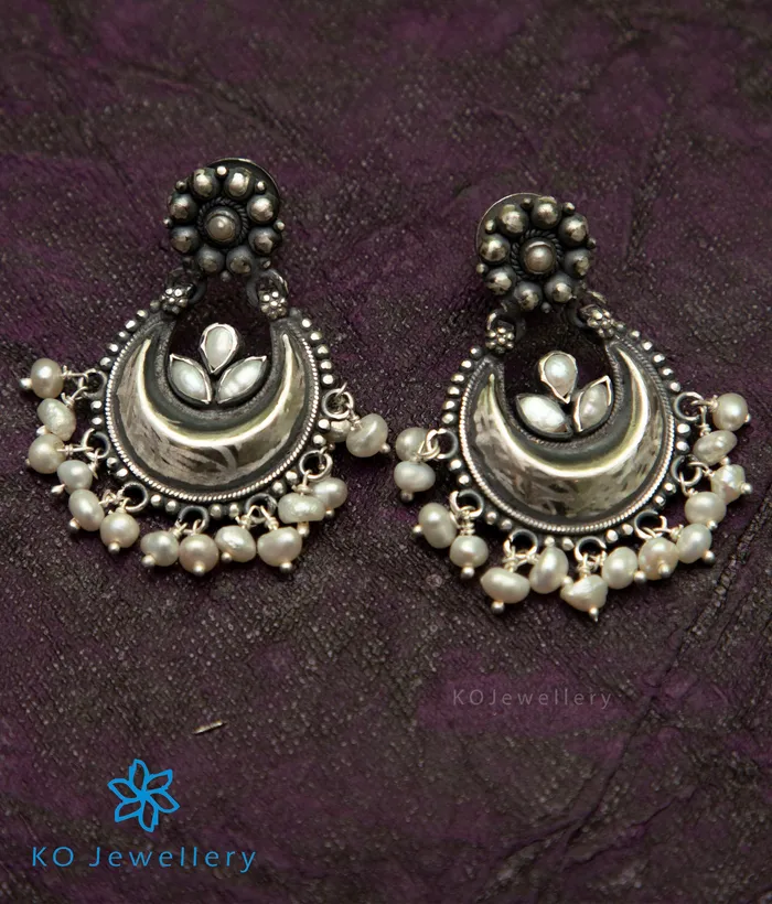 Necklaces Silversmith The Mahika Kempu Necklace PearlOxidised