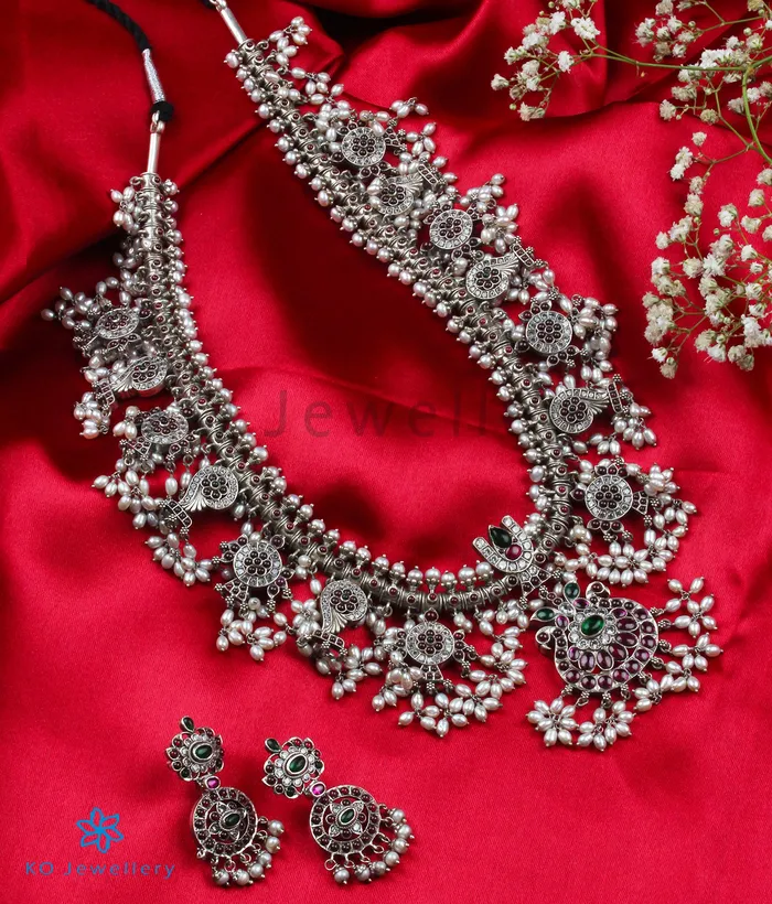 Silversmith Necklaces The Shankhu Chakra Silver Guttapusalu Necklace