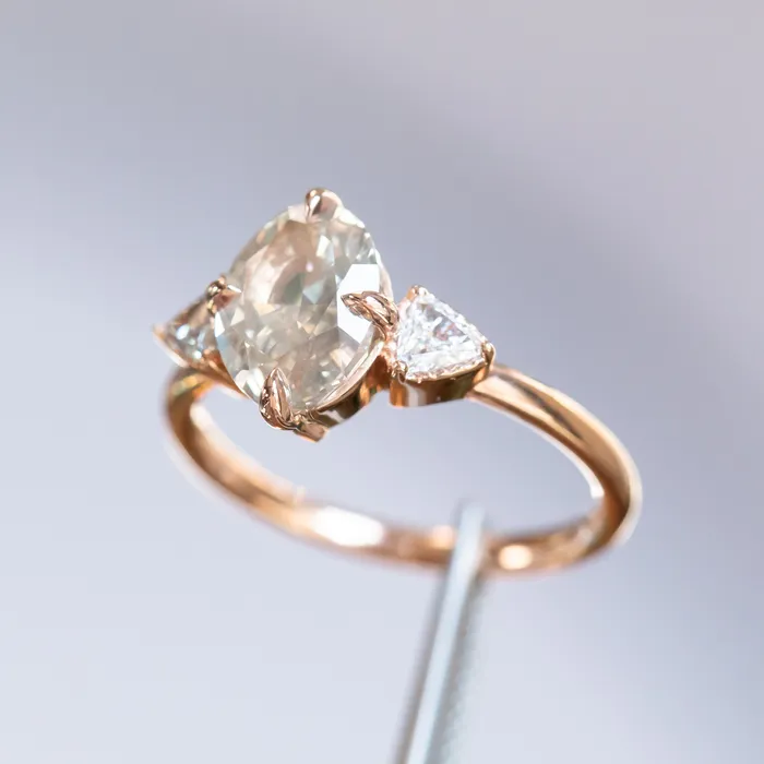 Anueva Jewelry 202ct Oval Champagne Diamond Three Stone Antique Low Profile Ring in 18k Rose Gold Rings