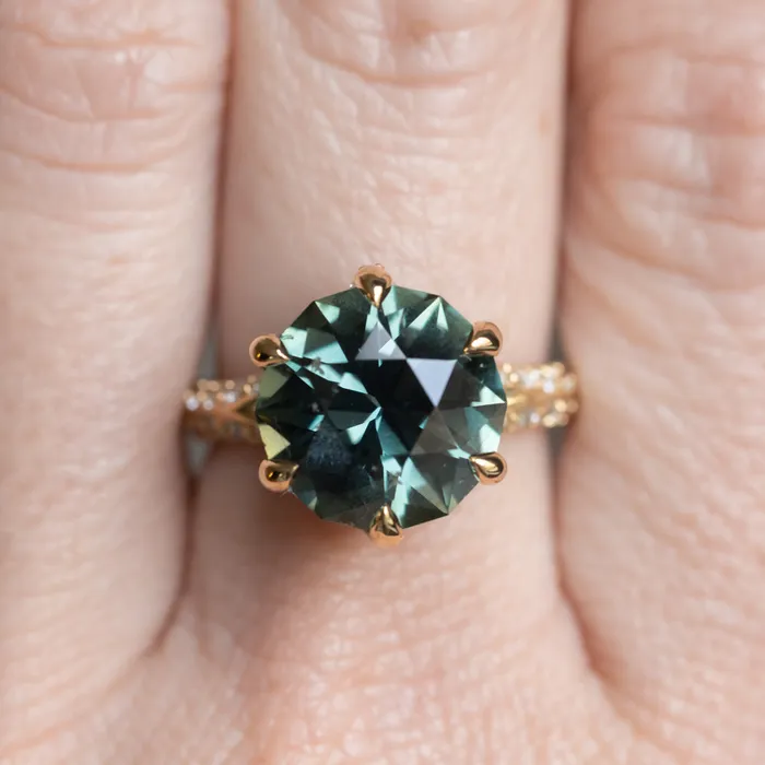 Anueva Jewelry 675ct Fancy Untreated Umba Sapphire Diamondstudded Six Prong Split Shank Solitaire in 18k Yellow Gold PreStyled Sets