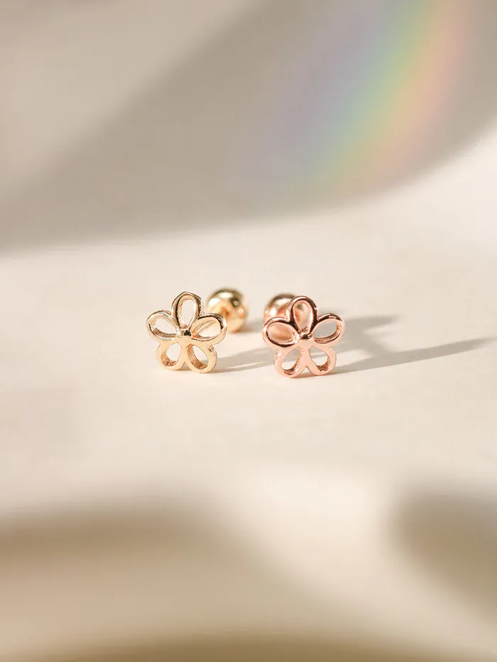 Earrings MinimalBijoux 14K Gold Point Five Petals Cartilage Earring 20G18G16G