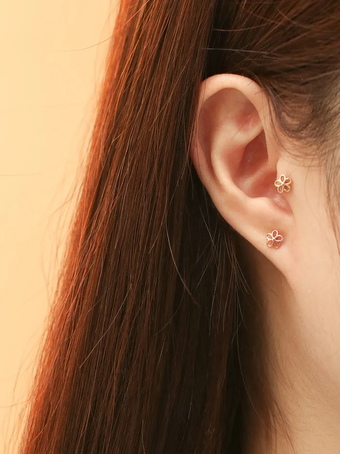 Earrings MinimalBijoux 14K Gold Point Five Petals Cartilage Earring 20G18G16G