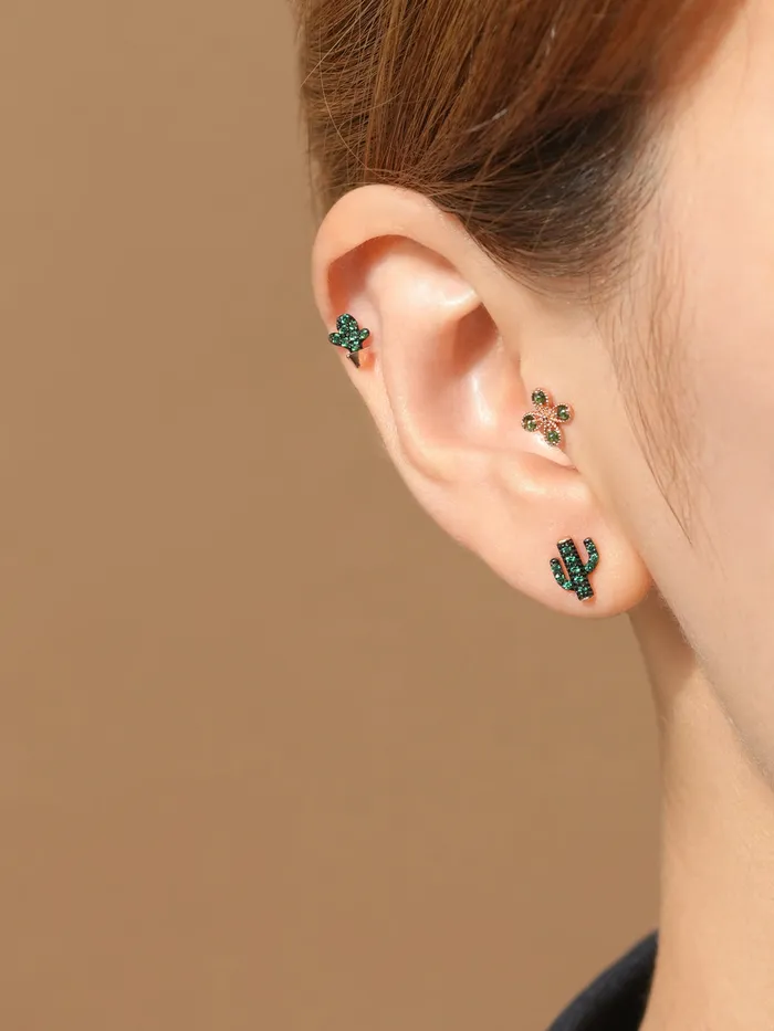 MinimalBijoux 14K Gold Cutie Cactus Cartilage Earring 18G Earrings