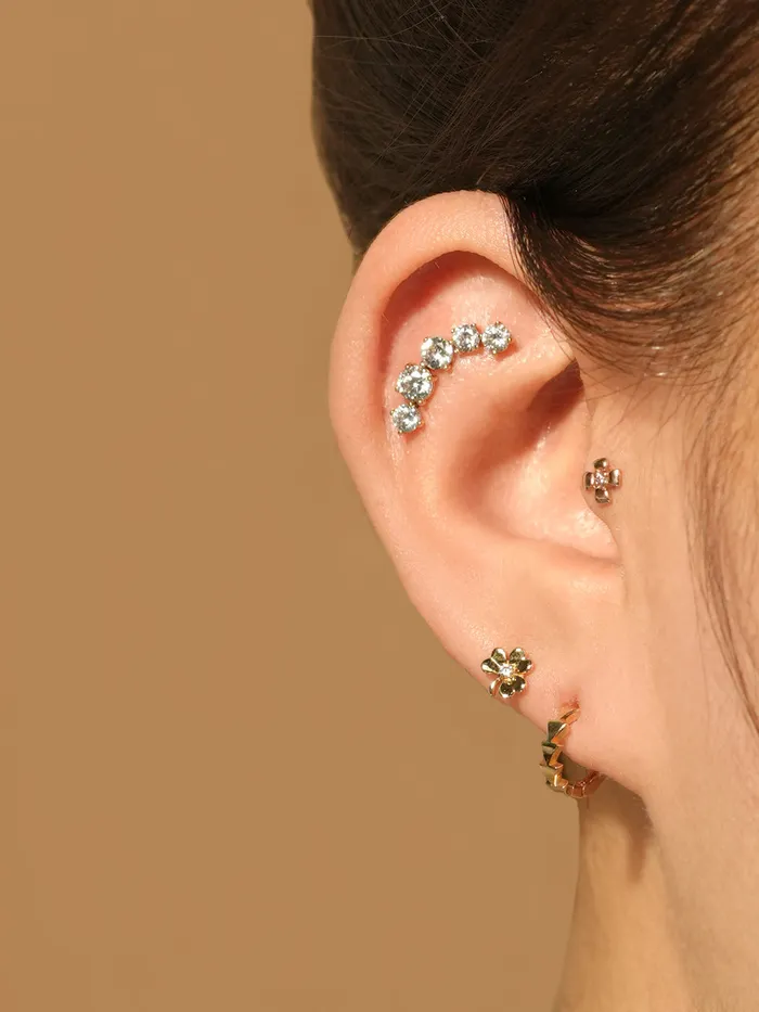 MinimalBijoux 14K Gold Lucky Clover Cartilage Earring 20G18G16G Earrings