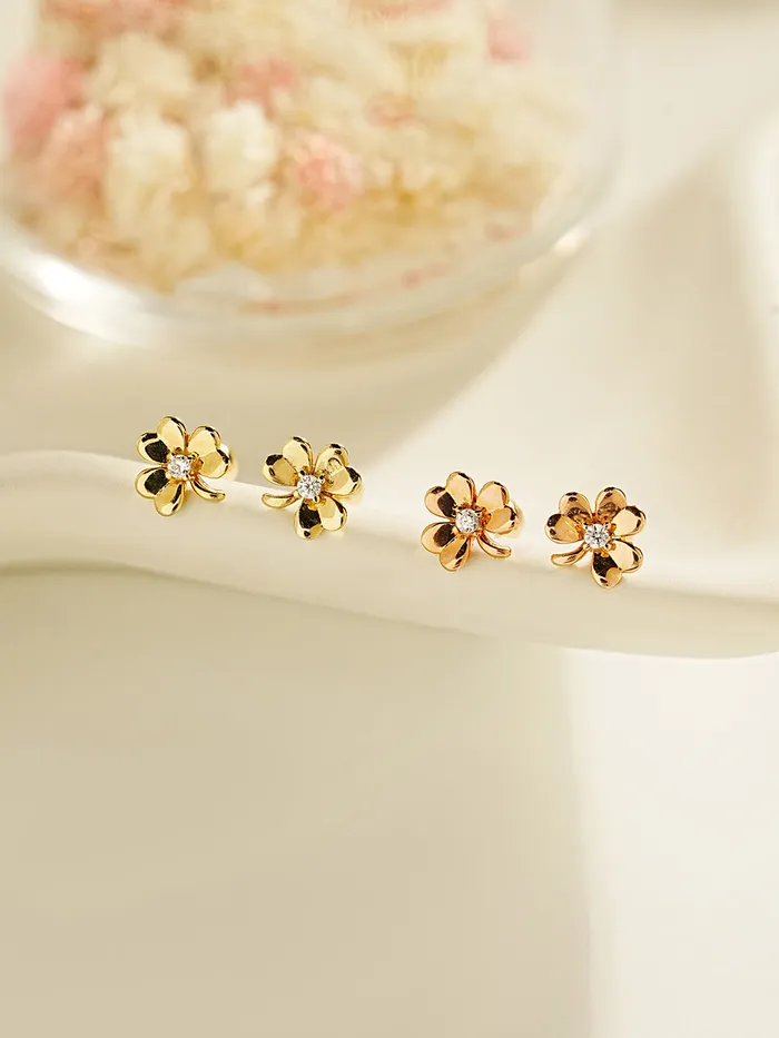 MinimalBijoux 14K Gold Lucky Clover Cartilage Earring 20G18G16G Earrings