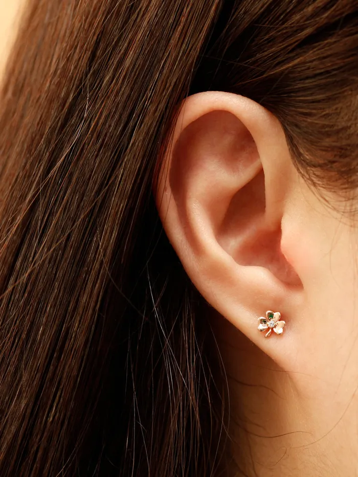 MinimalBijoux 14K Gold Lucky Clover Cartilage Earring 20G18G16G Earrings