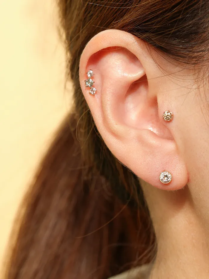 MinimalBijoux 14K Gold Simple Round Internally Threaded Labret Piercing 18G16G Rings