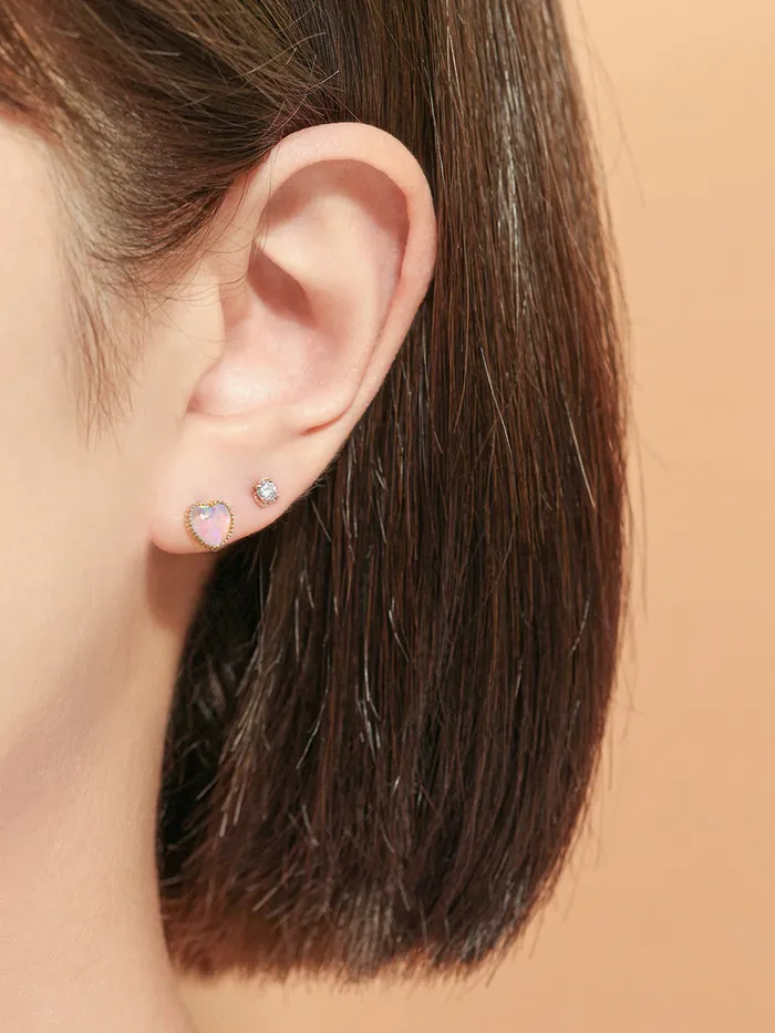 MinimalBijoux Earrings 14K Gold Moissanite Kare Cartilage Earring 20G18G16G
