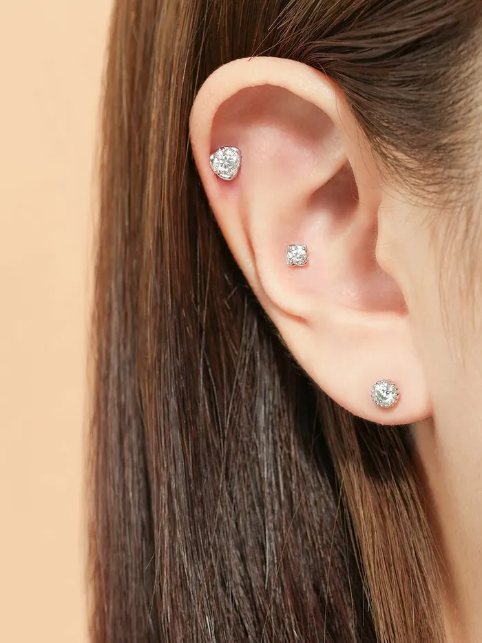 MinimalBijoux Earrings 14K Gold Moissanite Kare Cartilage Earring 20G18G16G
