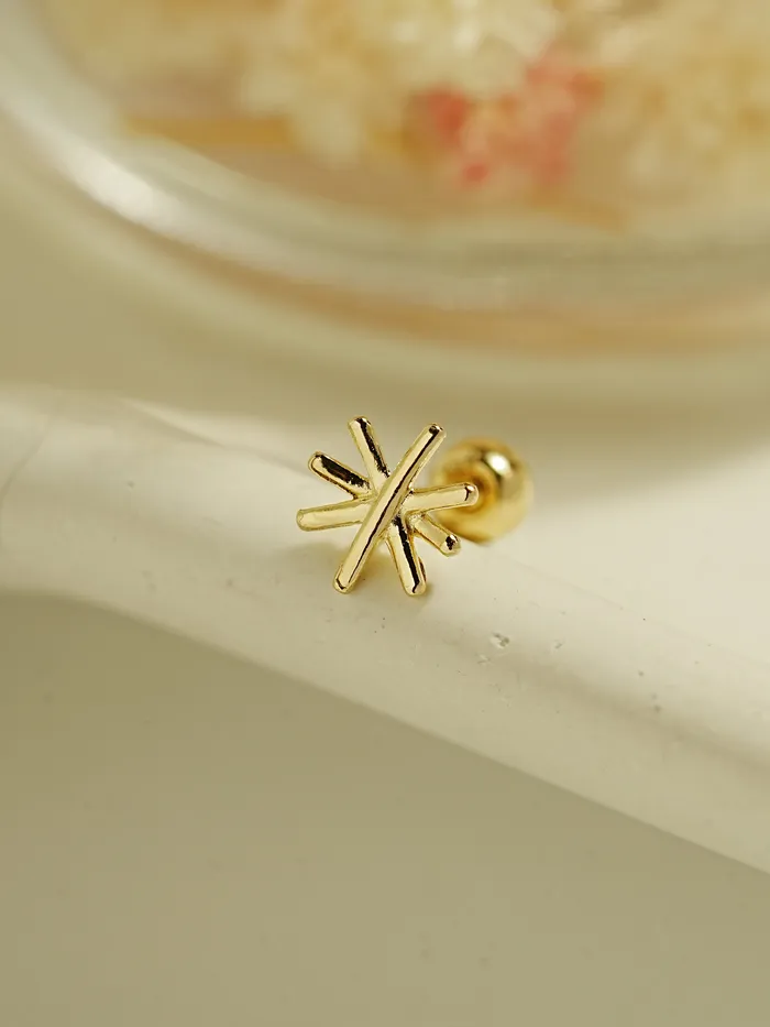 MinimalBijoux Earrings 14K Gold Swing Snow Cartilage Earring 20G
