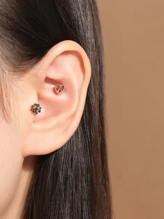 MinimalBijoux Earrings 14K Gold Volume Cutting Heart Star Cartilage Earring 18G16G