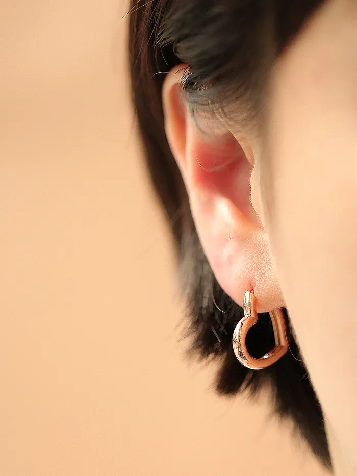 MinimalBijoux Earrings 14K Gold Volume Heart Hoop Earring